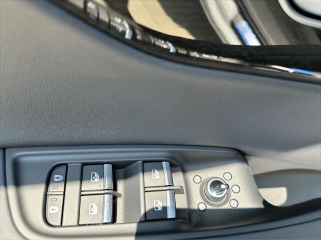 new 2025 Audi Q7 car, priced at $76,350