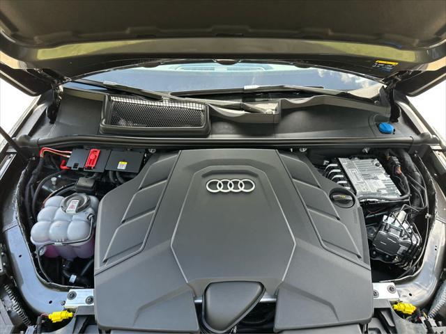 new 2025 Audi Q7 car, priced at $76,645