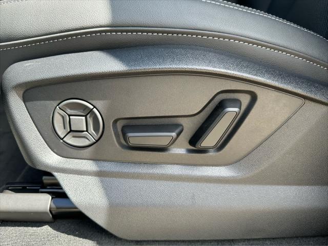 new 2025 Audi Q7 car, priced at $76,645