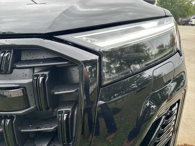 new 2025 Audi Q7 car, priced at $78,740
