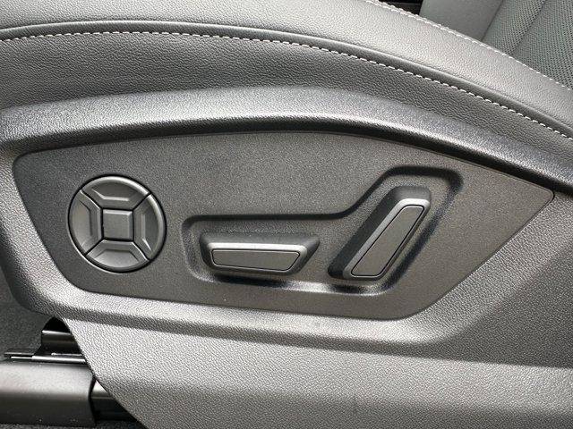 new 2025 Audi Q7 car, priced at $77,750