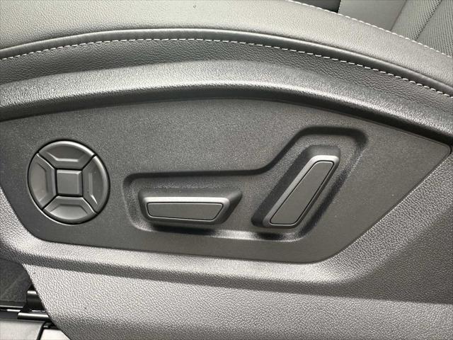 new 2025 Audi Q7 car, priced at $77,750