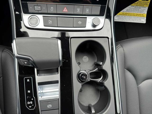 new 2025 Audi Q7 car, priced at $77,750