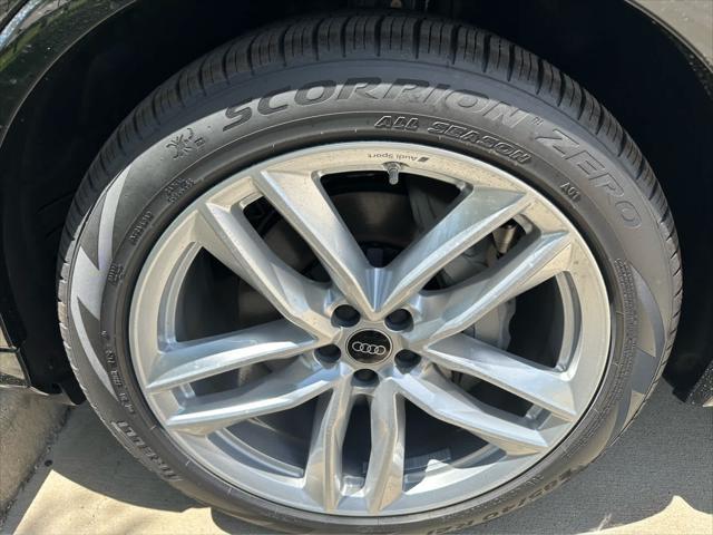 new 2025 Audi Q7 car, priced at $77,080