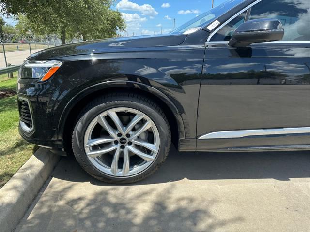 new 2025 Audi Q7 car, priced at $77,080