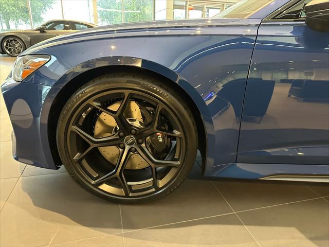 new 2025 Audi RS 6 Avant car, priced at $148,240