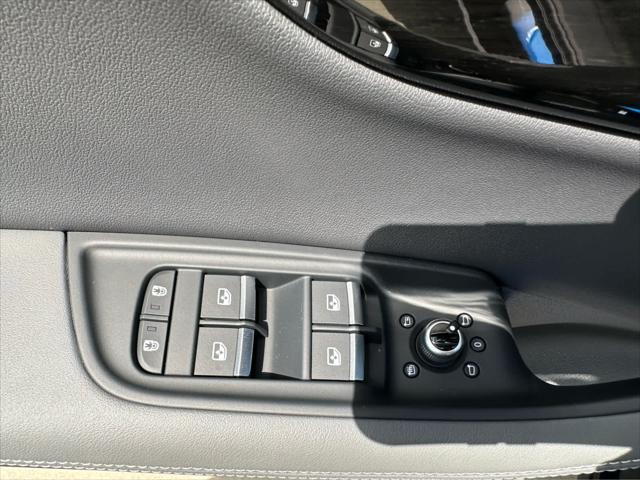 new 2025 Audi Q7 car, priced at $76,950