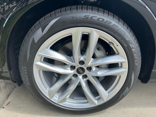 new 2025 Audi Q7 car, priced at $76,950