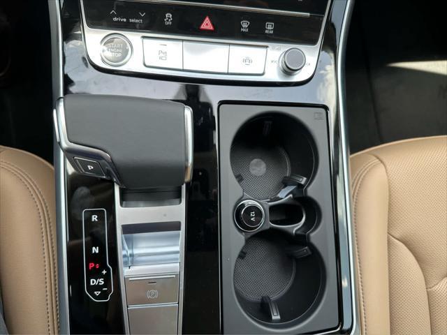 new 2025 Audi Q7 car, priced at $76,700