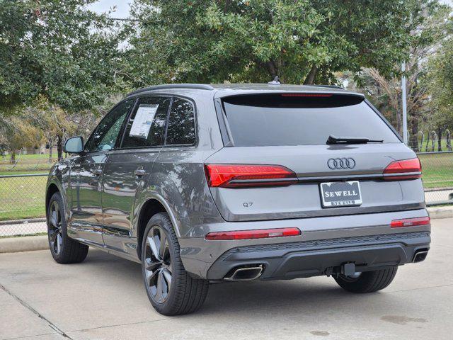 new 2025 Audi Q7 car, priced at $77,840