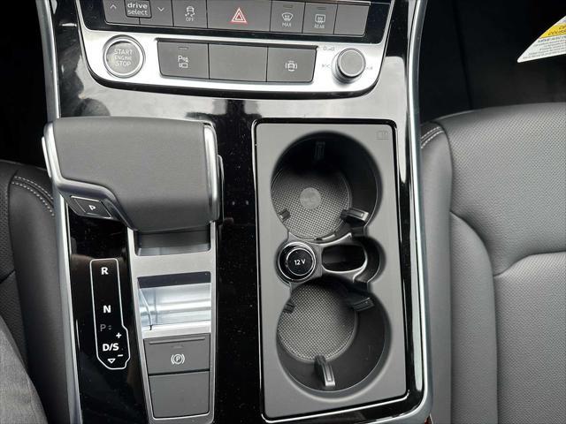new 2025 Audi Q7 car, priced at $77,090