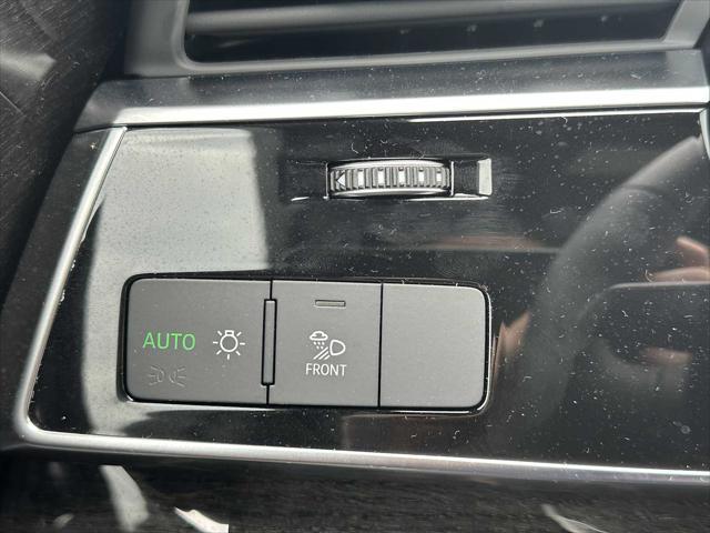 new 2025 Audi Q7 car, priced at $77,090