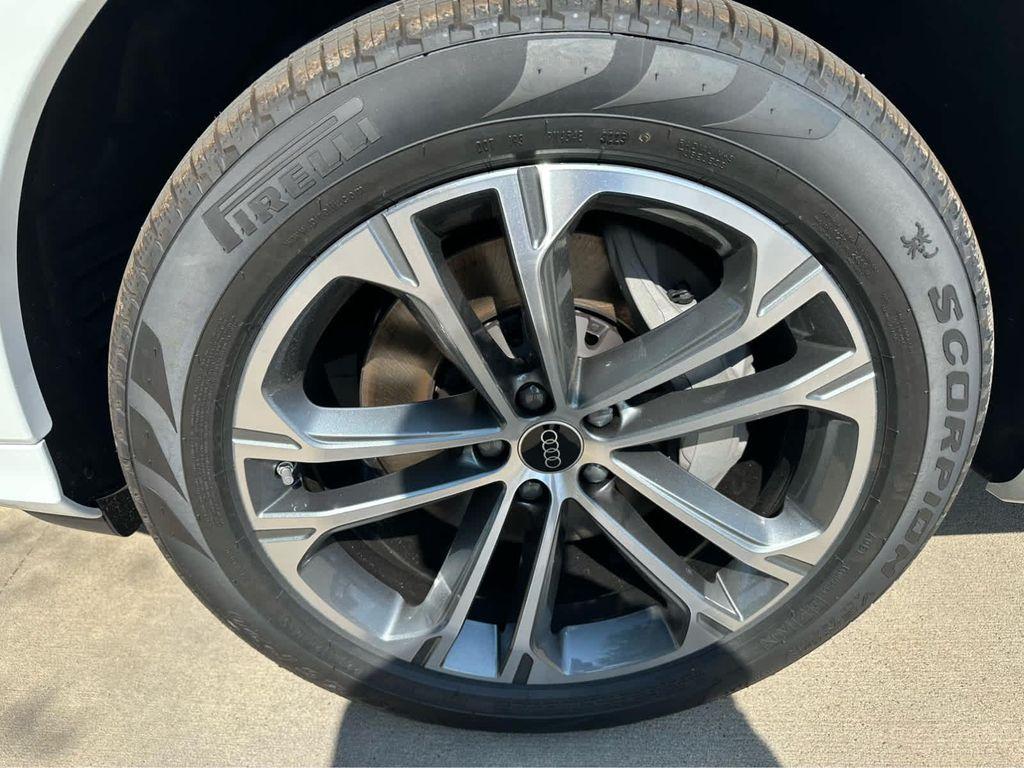 new 2026 Audi Q7 car, priced at $66,550