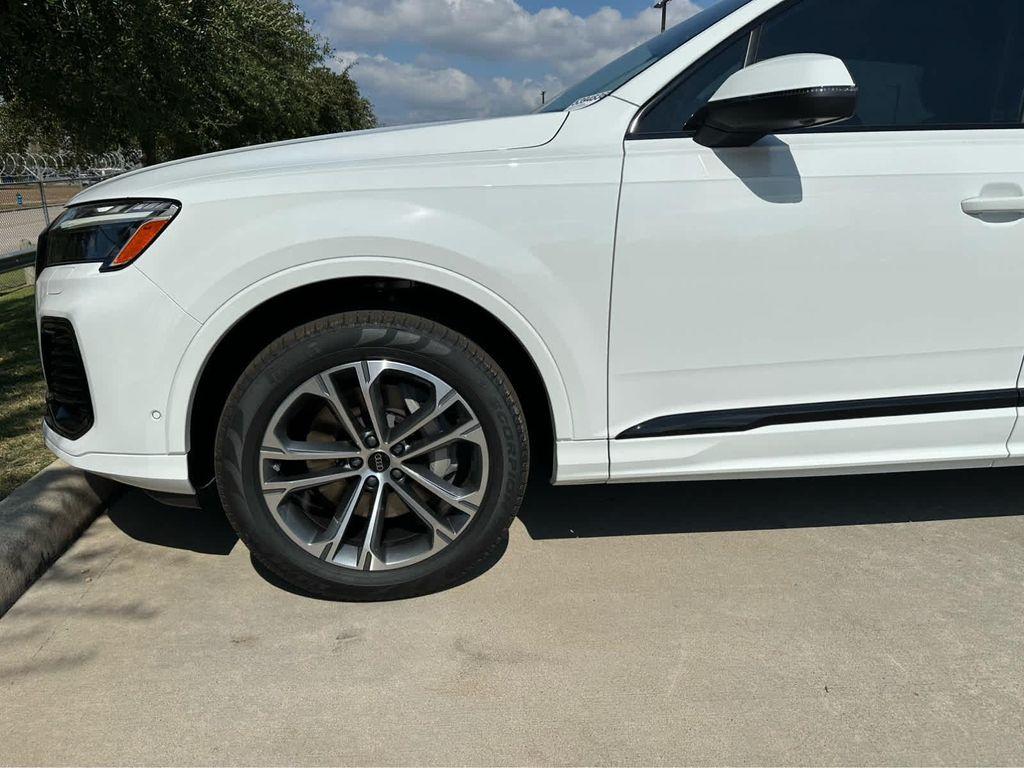 new 2026 Audi Q7 car, priced at $66,550