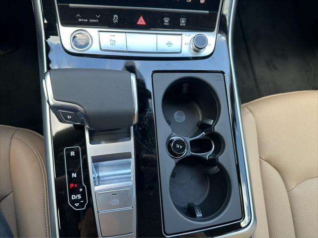 new 2025 Audi Q7 car, priced at $77,080