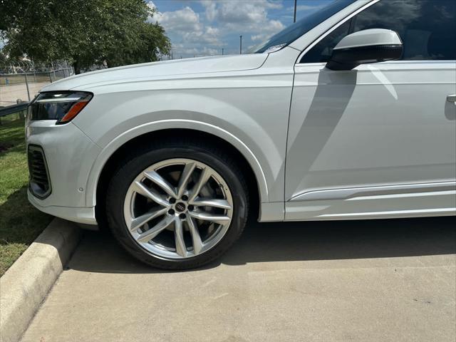 new 2025 Audi Q7 car, priced at $77,080