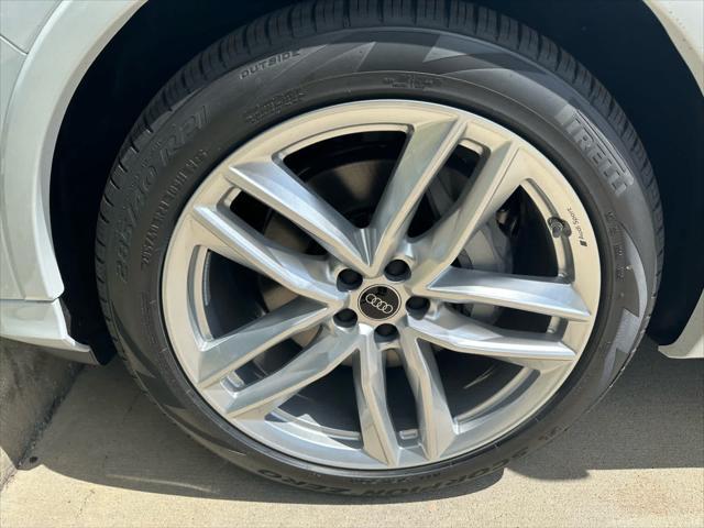new 2025 Audi Q7 car, priced at $77,080