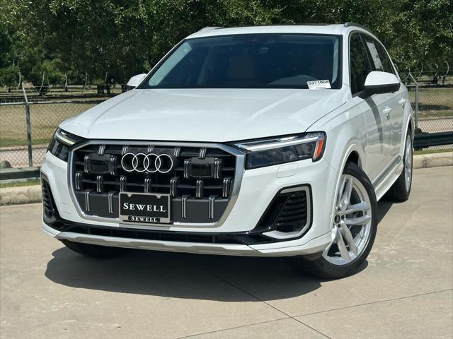 new 2025 Audi Q7 car, priced at $77,080