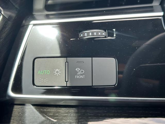 new 2025 Audi Q7 car, priced at $70,770