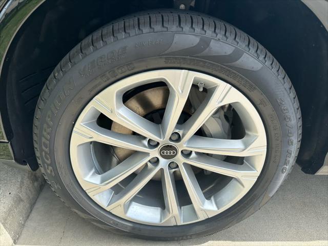 new 2025 Audi Q7 car, priced at $70,770