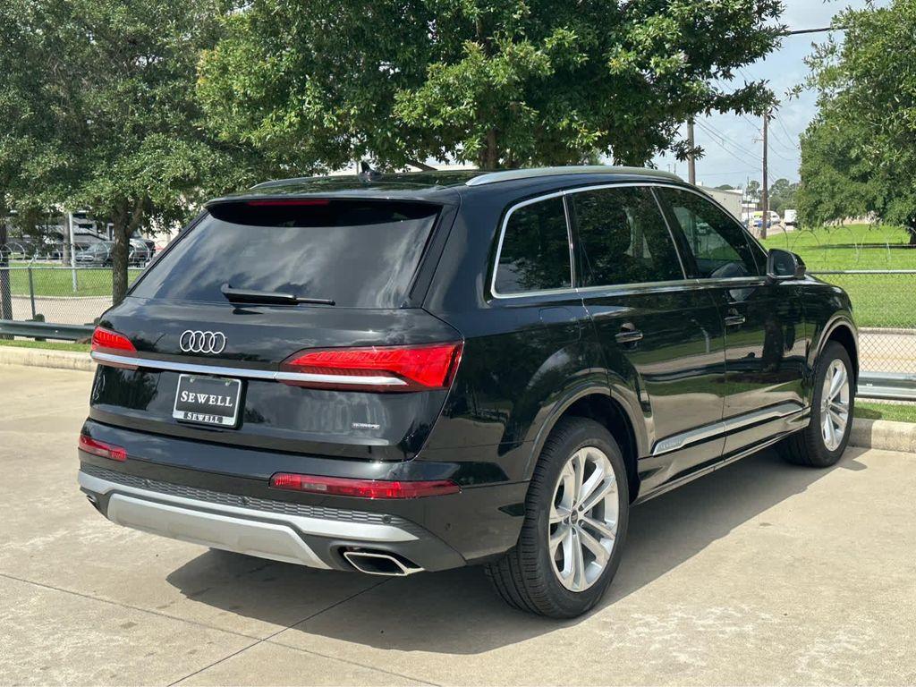 new 2025 Audi Q7 car, priced at $70,770