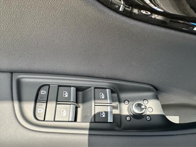 new 2025 Audi Q7 car, priced at $82,945