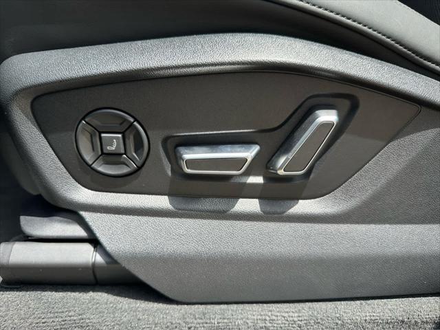 new 2025 Audi Q7 car, priced at $82,945