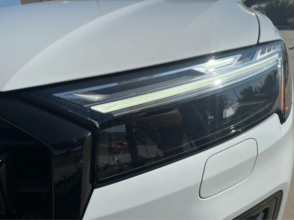 new 2026 Audi Q7 car, priced at $77,545