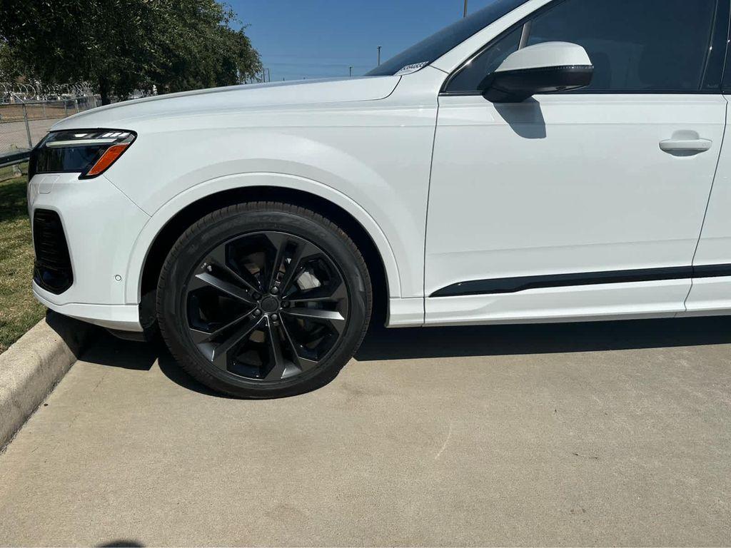 new 2026 Audi Q7 car, priced at $77,545