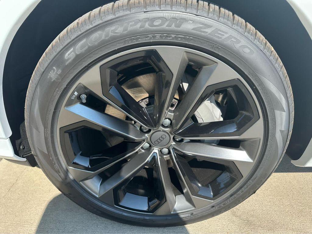 new 2026 Audi Q7 car, priced at $77,545