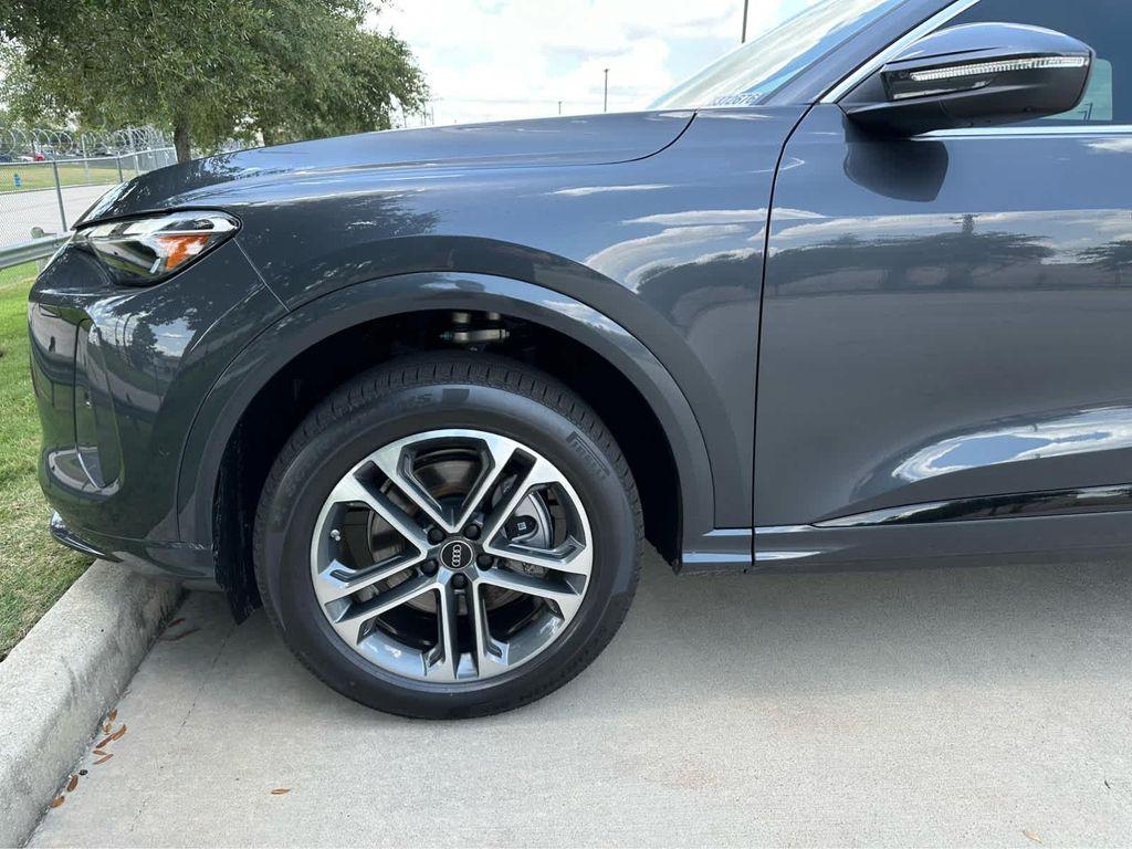 new 2025 Audi Q5 car, priced at $55,464
