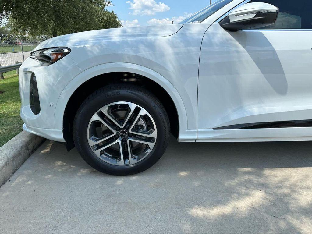 new 2025 Audi Q5 car, priced at $58,190