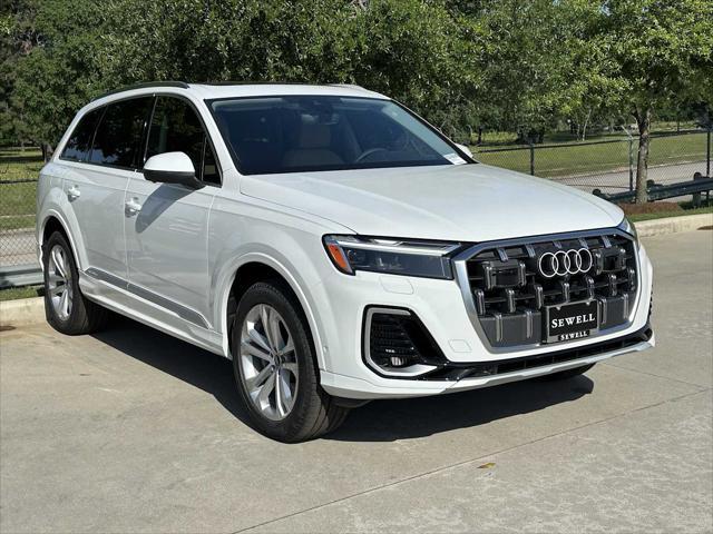 new 2025 Audi Q7 car, priced at $70,160