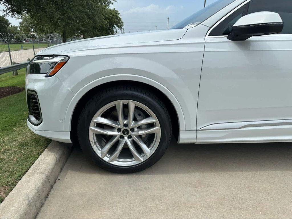 new 2025 Audi Q7 car, priced at $76,350