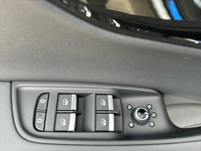 new 2025 Audi Q7 car, priced at $76,350