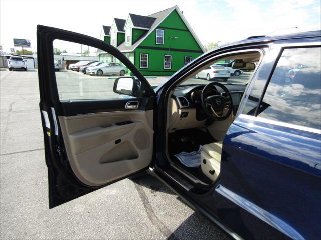 used 2016 Jeep Grand Cherokee car, priced at $17,499