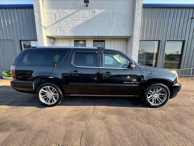 used 2013 Cadillac Escalade ESV car, priced at $13,499