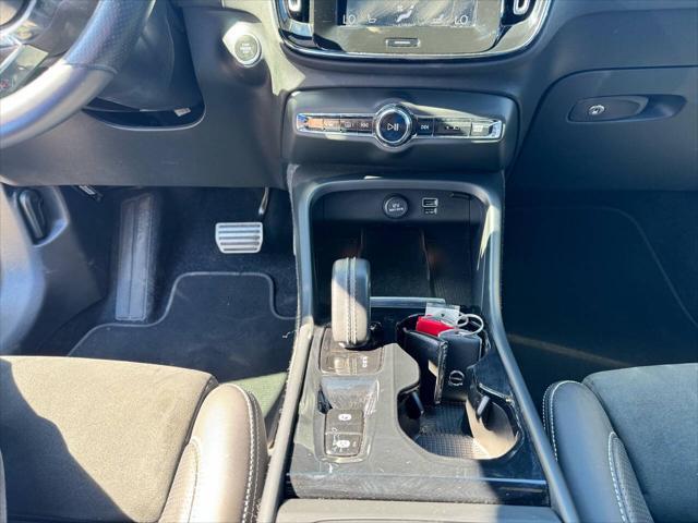 used 2019 Volvo XC40 car, priced at $21,999