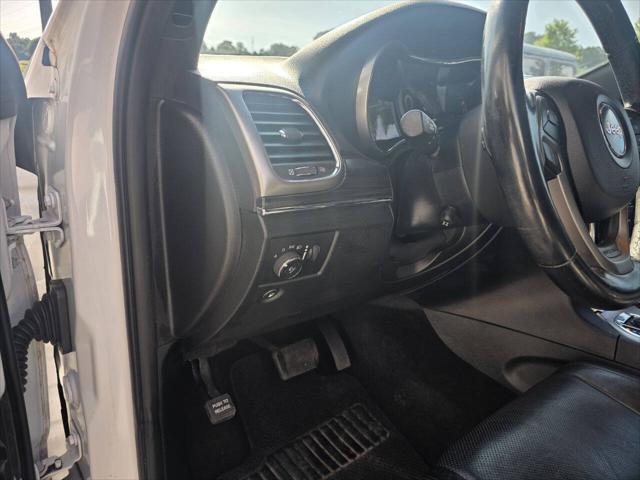 used 2020 Jeep Grand Cherokee car, priced at $15,999