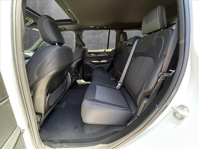 new 2025 Jeep Grand Cherokee car, priced at $39,780