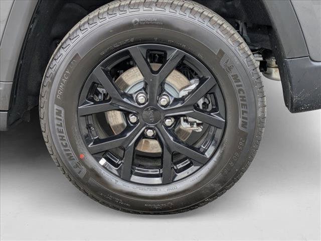new 2025 Jeep Grand Cherokee car, priced at $45,475