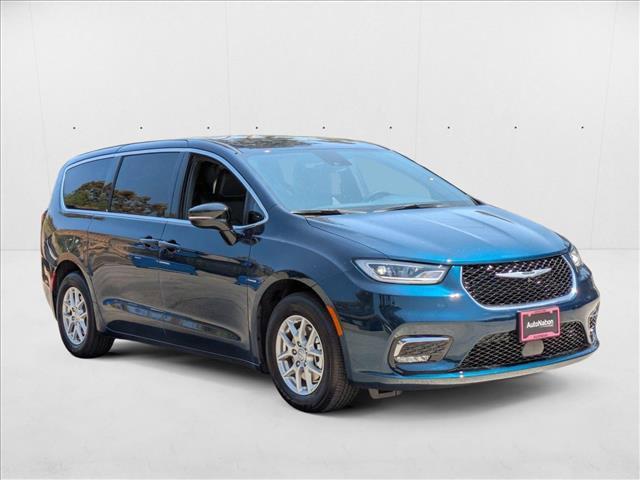 new 2025 Chrysler Pacifica car, priced at $40,488