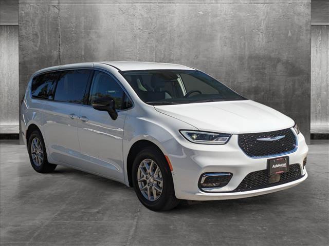 new 2024 Chrysler Pacifica car, priced at $43,600