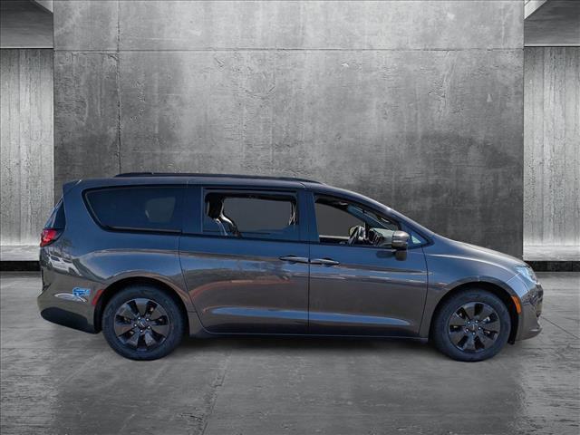 used 2020 Chrysler Pacifica Hybrid car, priced at $20,876