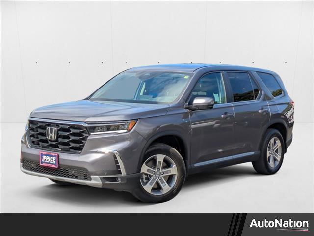 used 2025 Honda Pilot car, priced at $38,995