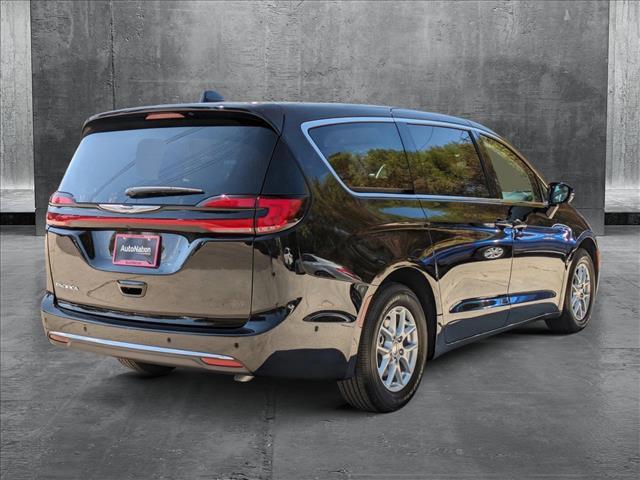 new 2024 Chrysler Pacifica car, priced at $40,695