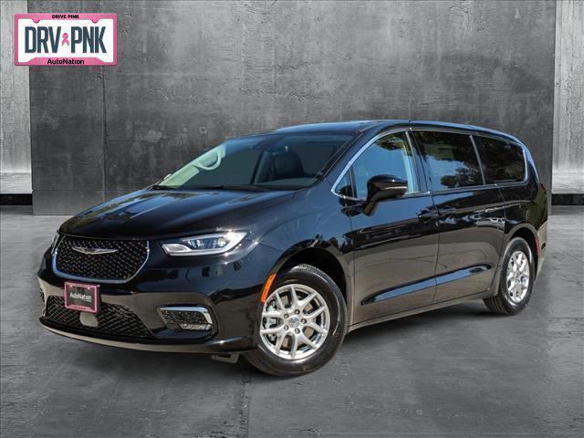 new 2024 Chrysler Pacifica car, priced at $40,695