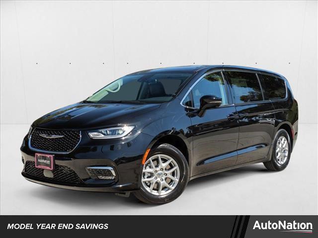 new 2024 Chrysler Pacifica car, priced at $44,695