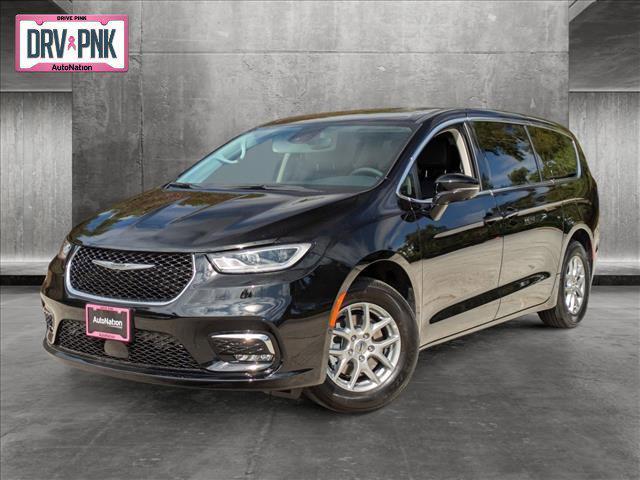 new 2024 Chrysler Pacifica car, priced at $40,695