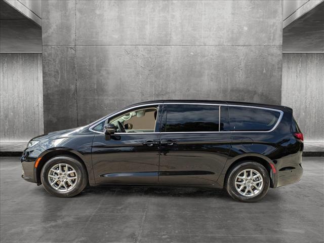 new 2024 Chrysler Pacifica car, priced at $40,695